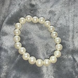 Pearl bracelet